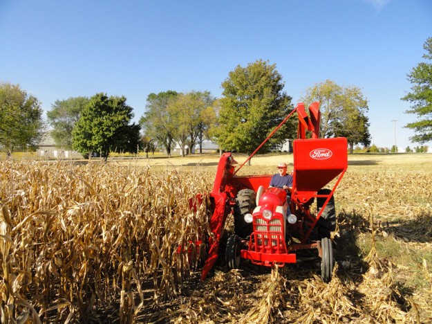 Ford One-Row Picker-Sheller